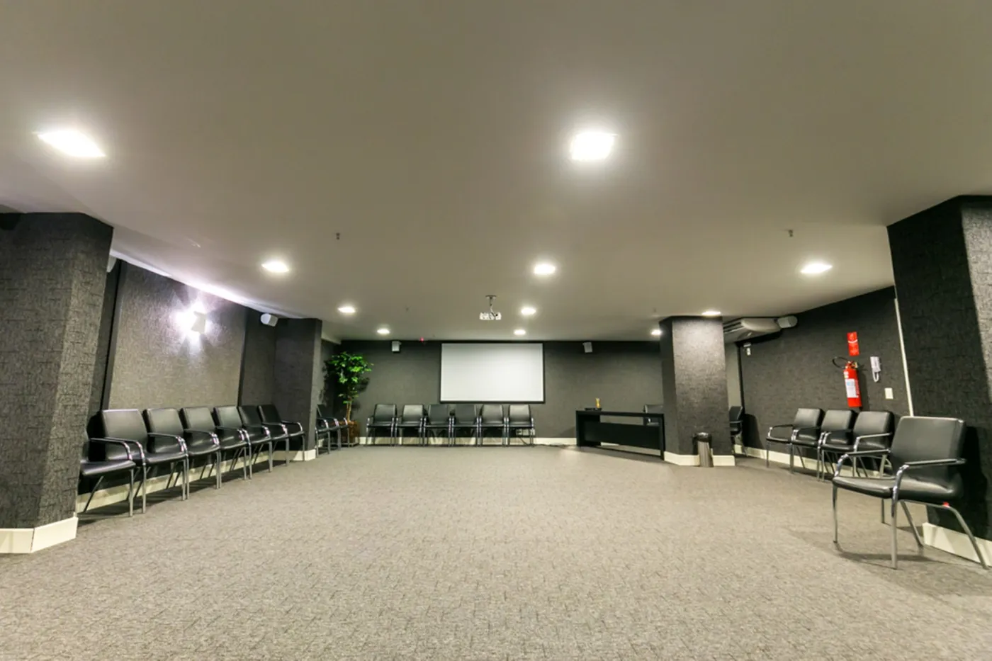 HOM Lindóia Office - Melnick