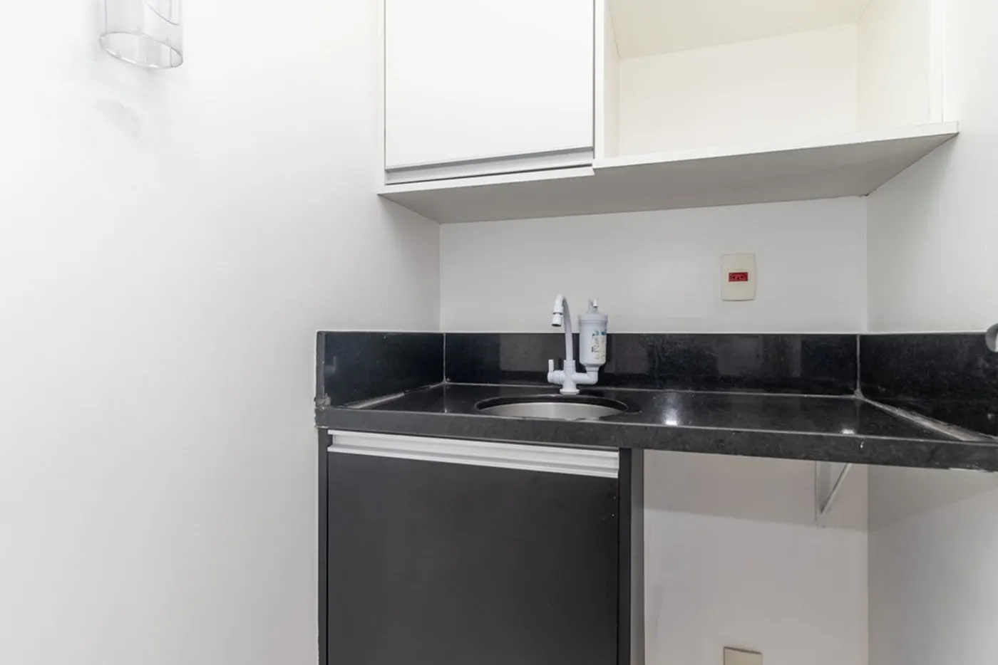 MAG 172 Sala 601131004-188 - REMAX Ares Exclusividades — foto 2