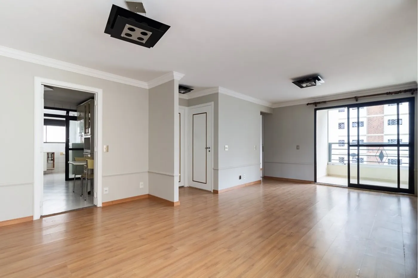 VLB 330 Apto 601261108-11 - REMAX Terra Exclusividades