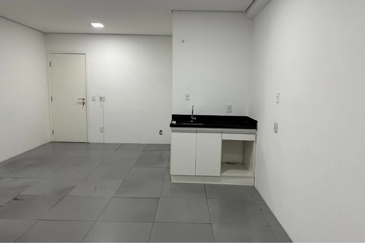 JEADAP 2937 Sala 601361051-68 - REMAX Trio Exclusividades