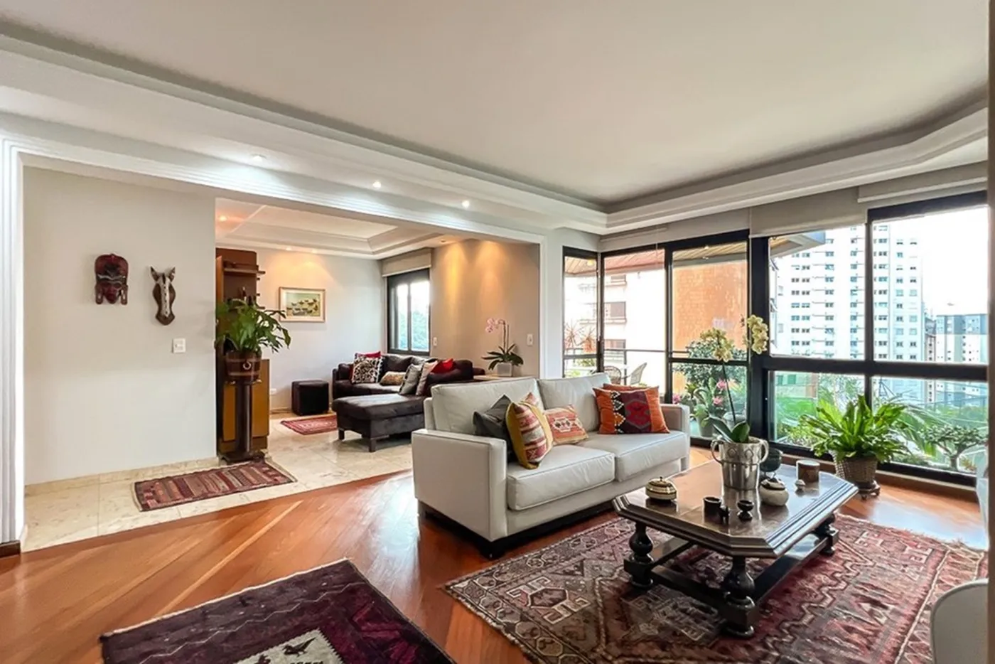 VAGU 184 Apto 601371060-26 - REMAX Boutique Exclusividades