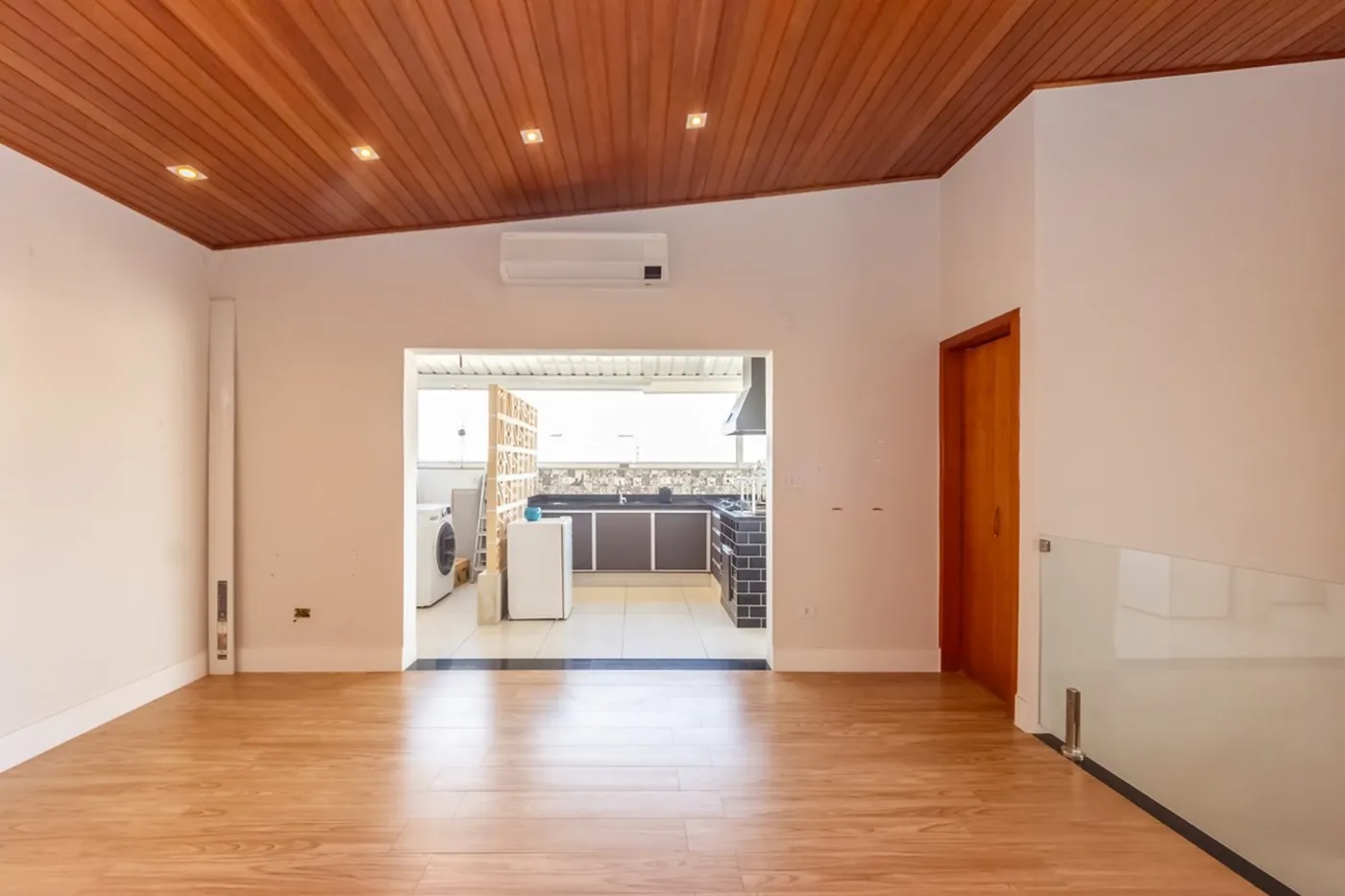 SMT 274 Apto 630821039-9 - REMAX Exclusive Exclusividades — foto 2