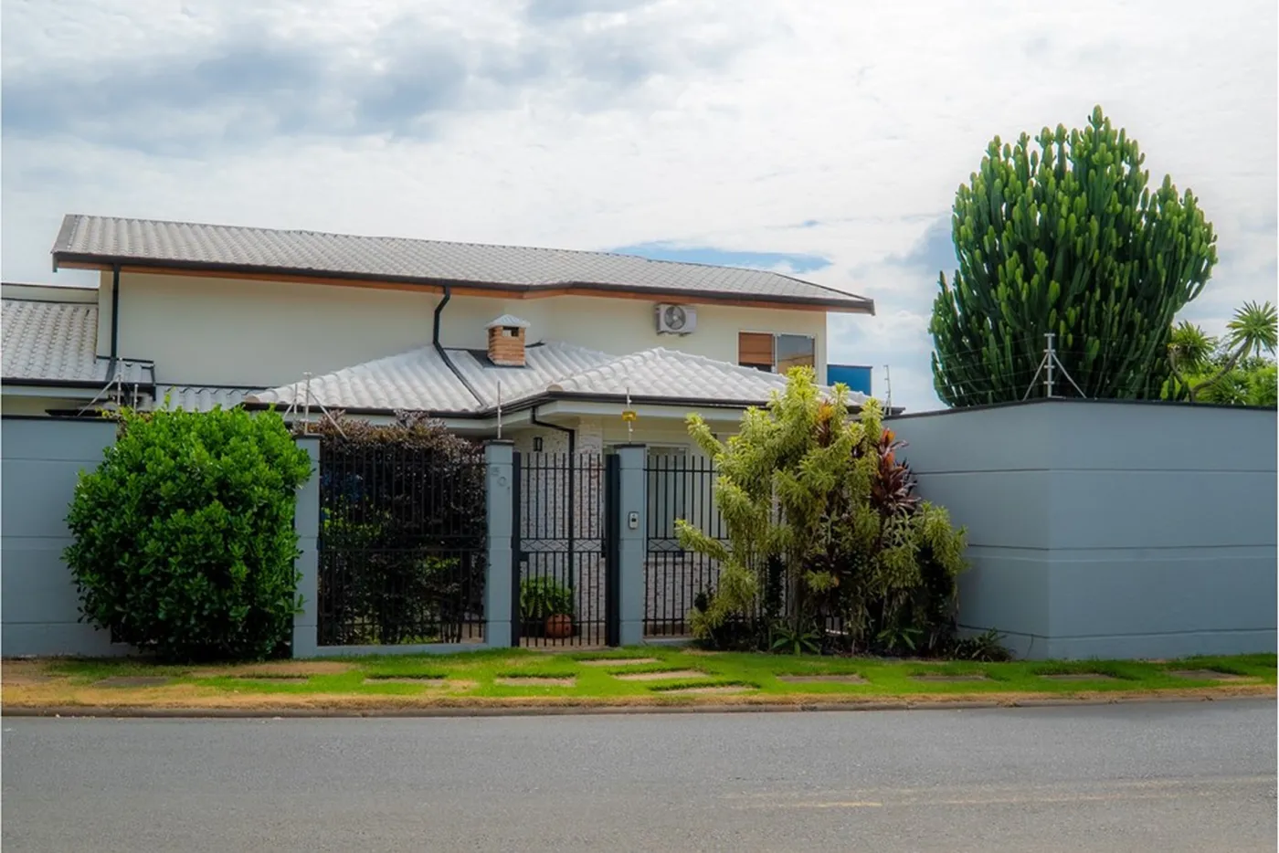 CATN 501 Casa 601371110-7 - REMAX Boutique Exclusividades