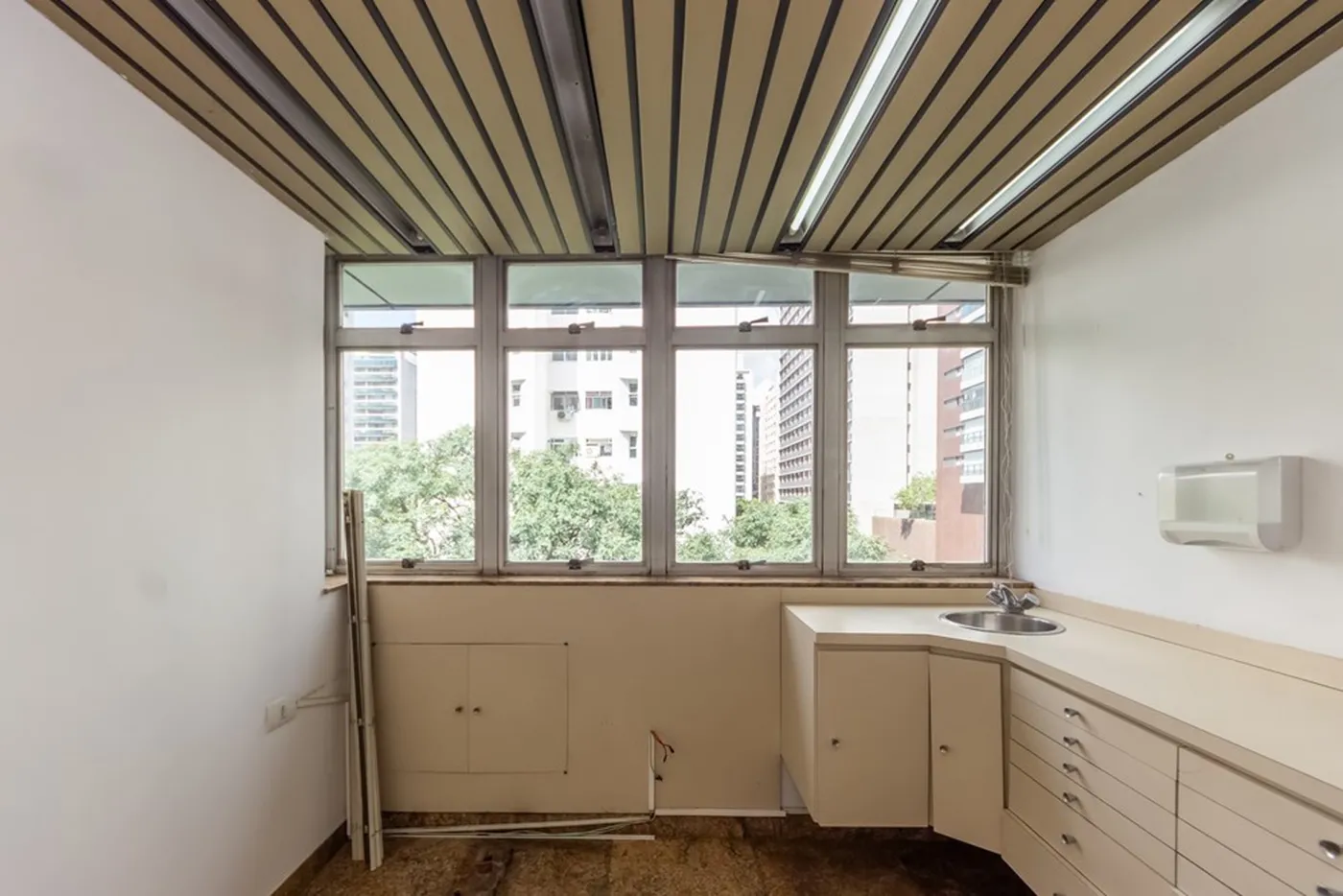 JPNDJ 5483 Sala 601721049-18 - REMAX Front Exclusividades — foto 2