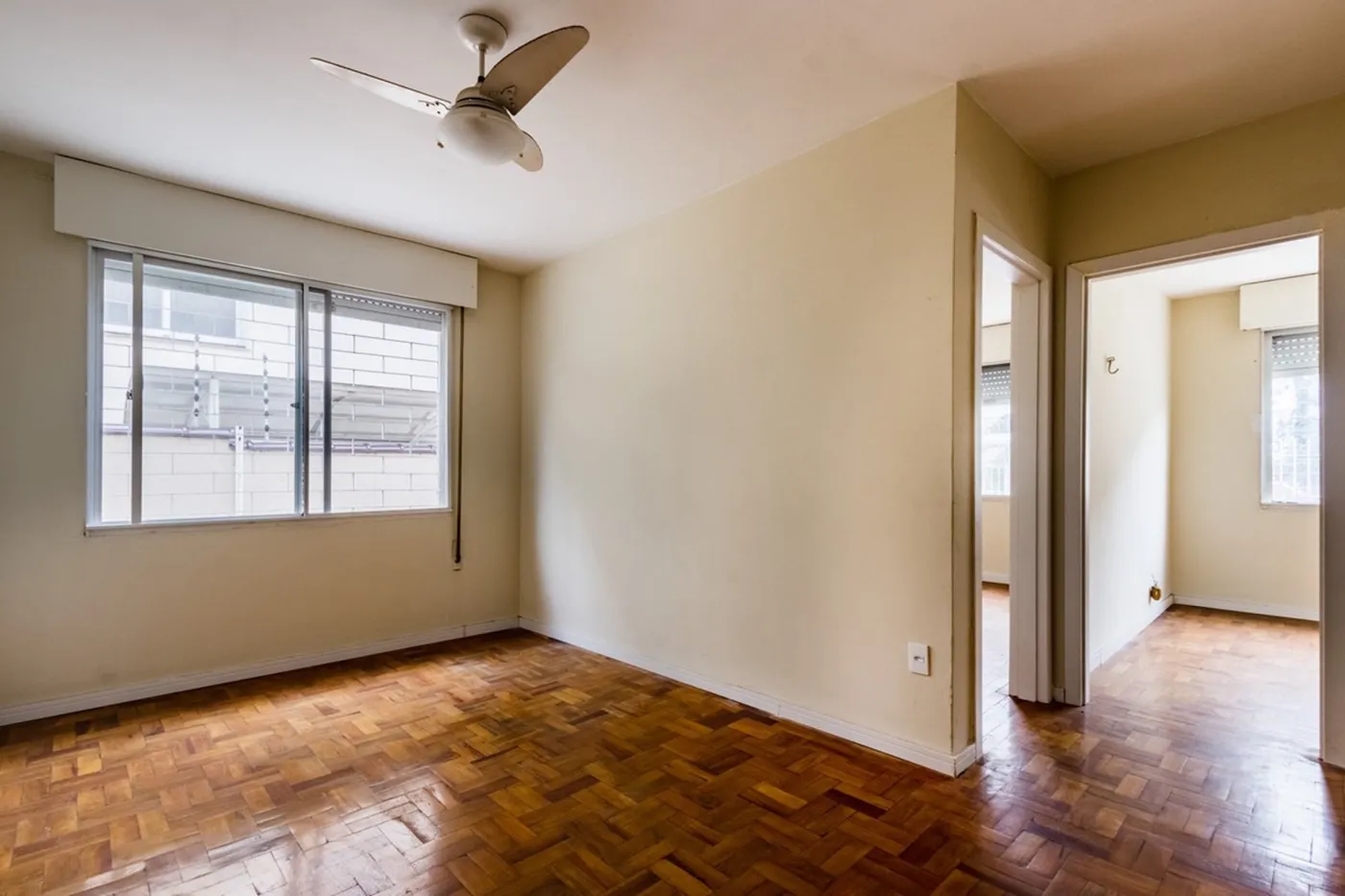 SSPES 85 Apto 612511054-59 - REMAX Moderna Exclusividades