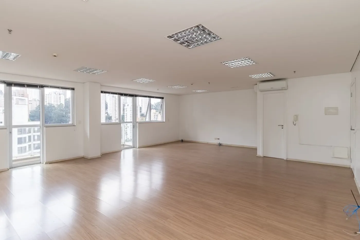 MAG 172 Sala 601131004-188 - REMAX Ares Exclusividades