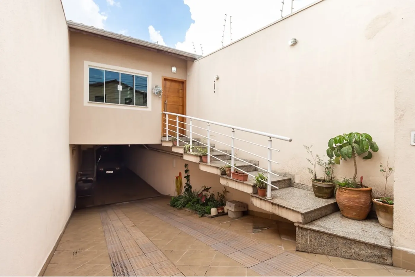 VLDB 378 630821021-17 - REMAX Exclusive Exclusividades